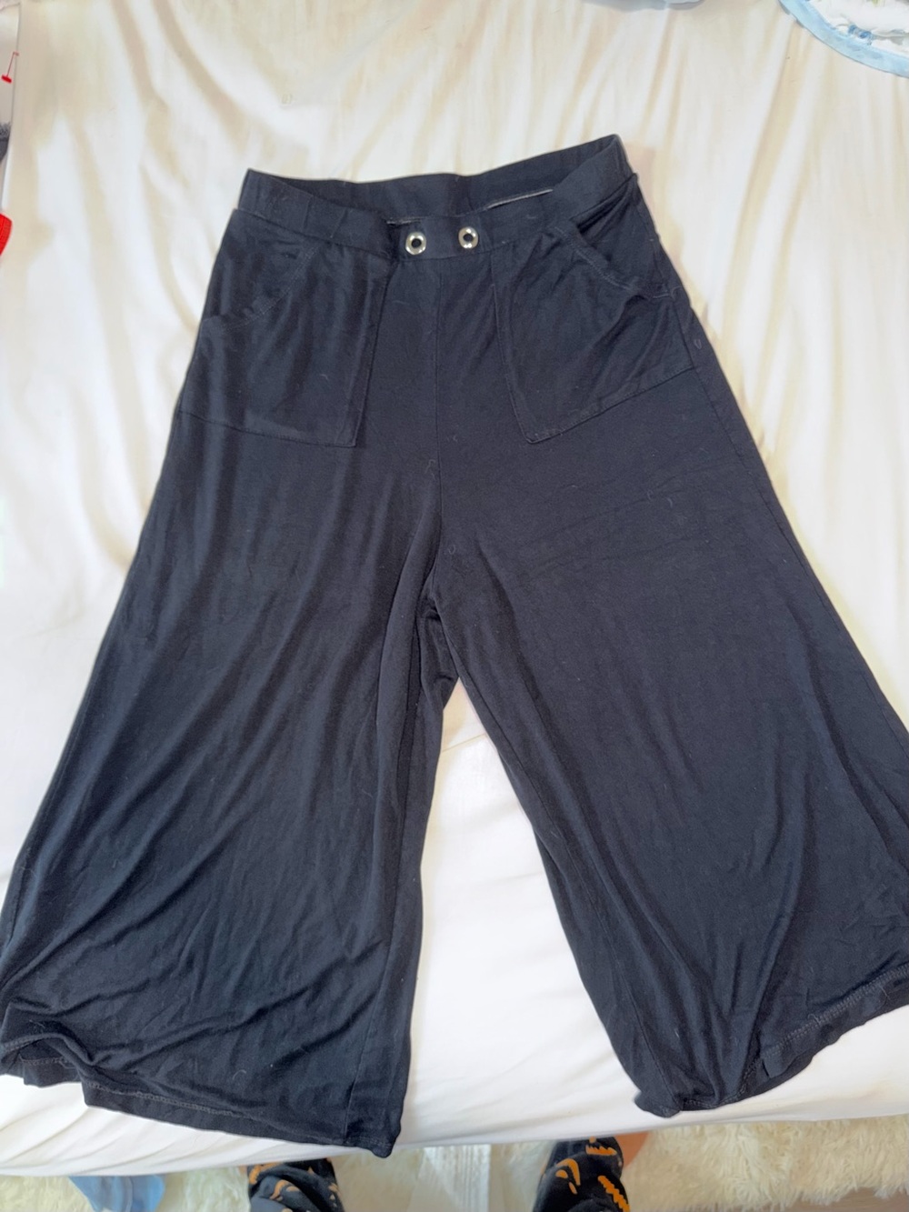 Women's Wide-Leg Black Capris with Front Pockets